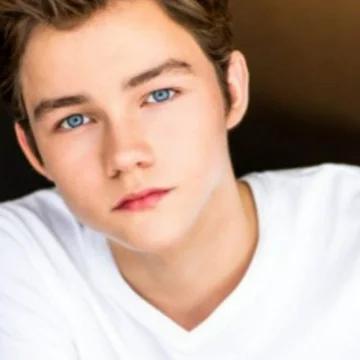 Levi Miller PeterPan