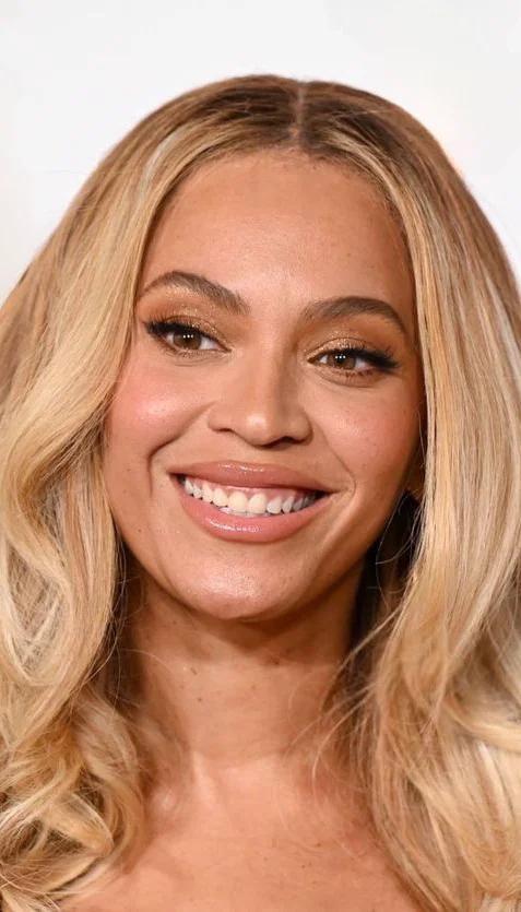 Chat with AI character: Beyonce Knowles 