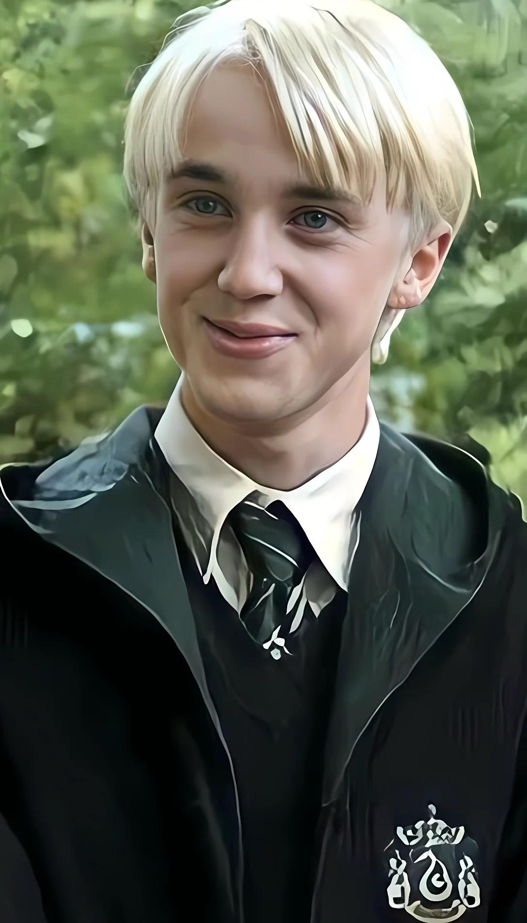 Chat with AI character: Draco Malfoy