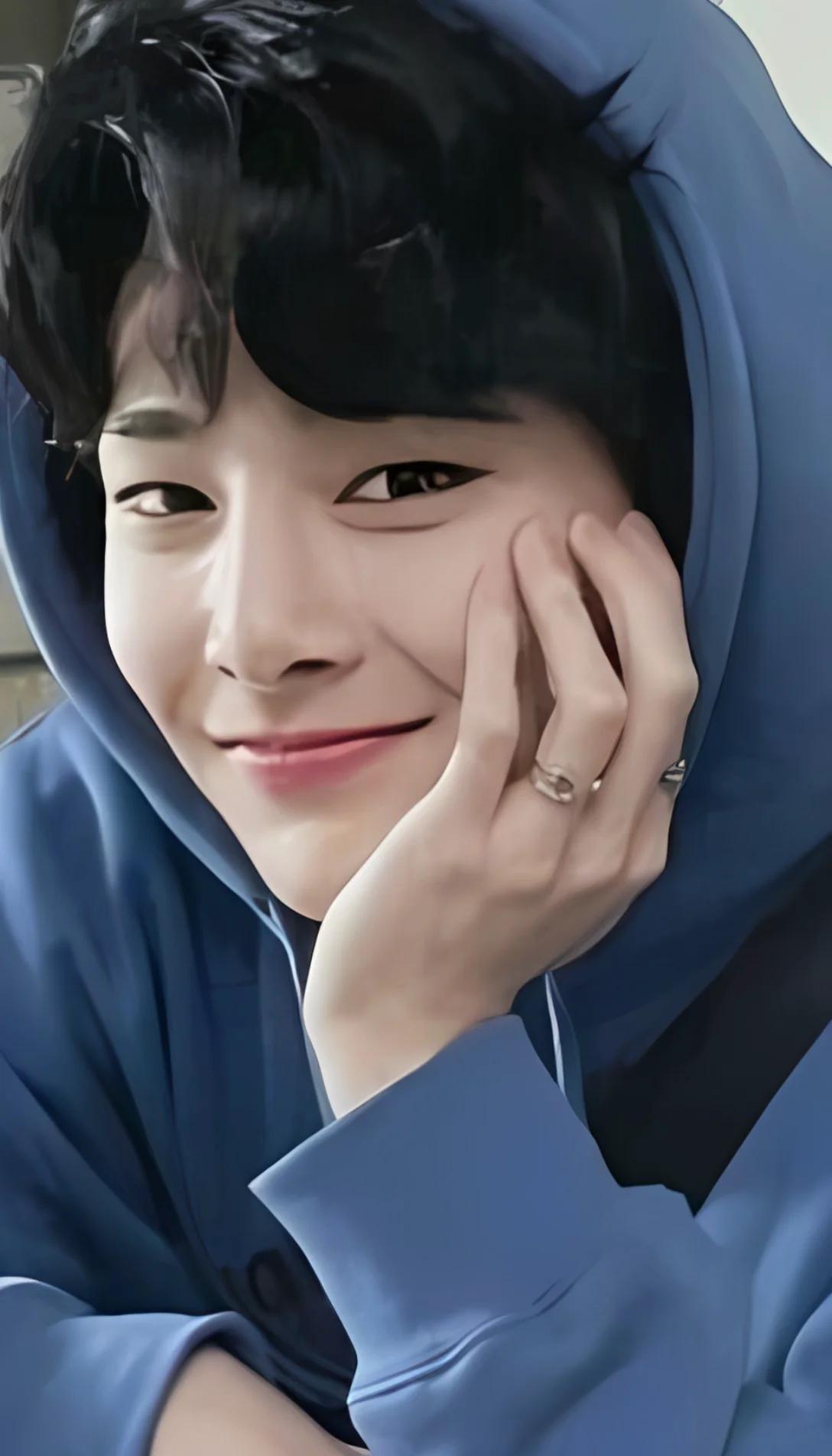 Chat with AI character: yang jeongin